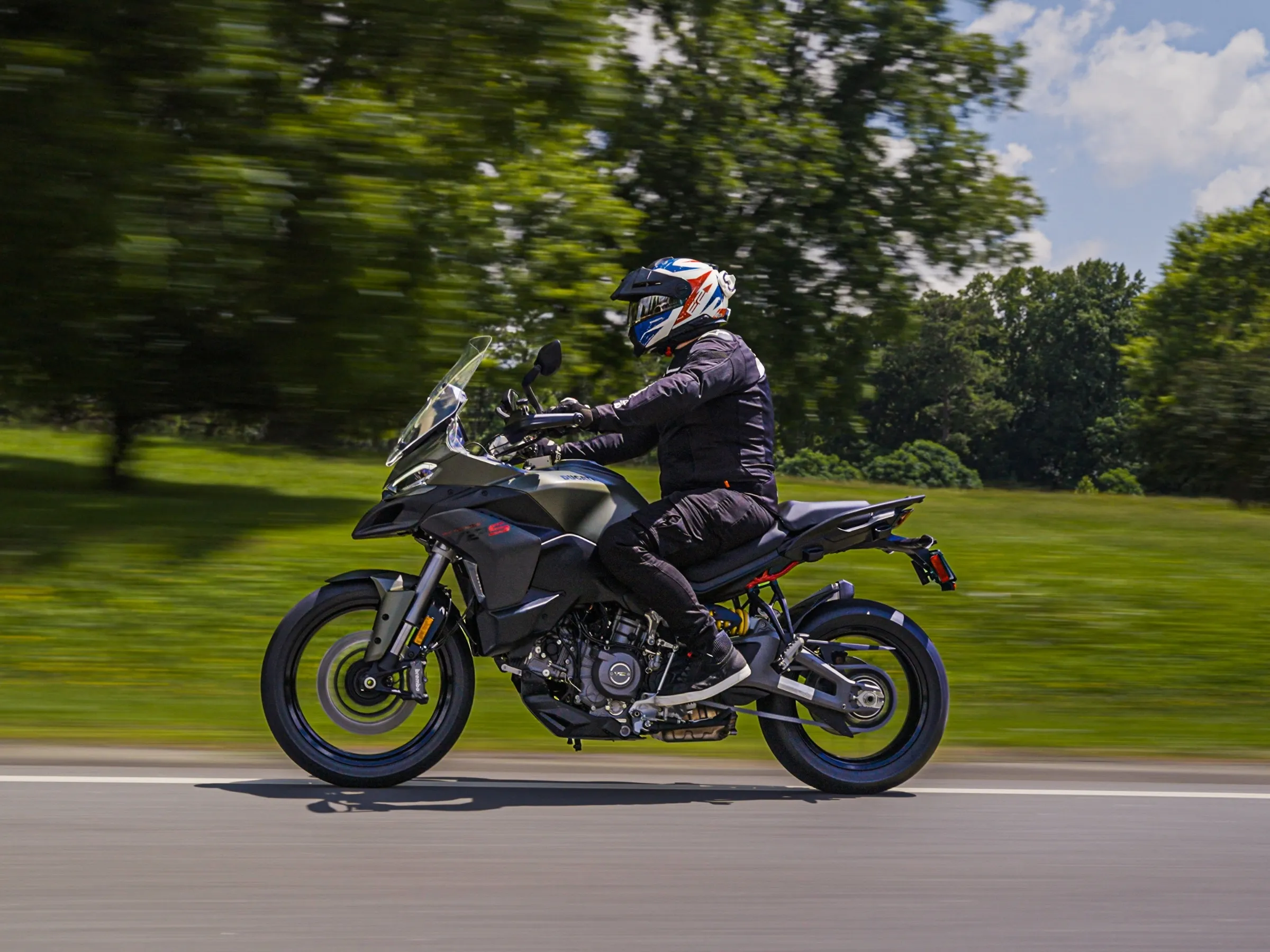 2025 Ducati Multistrada V2 S photo 1
