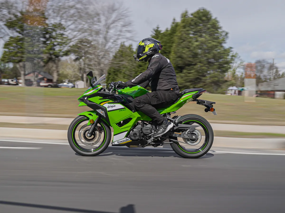 2025 Kawasaki Ninja 500 photo 1