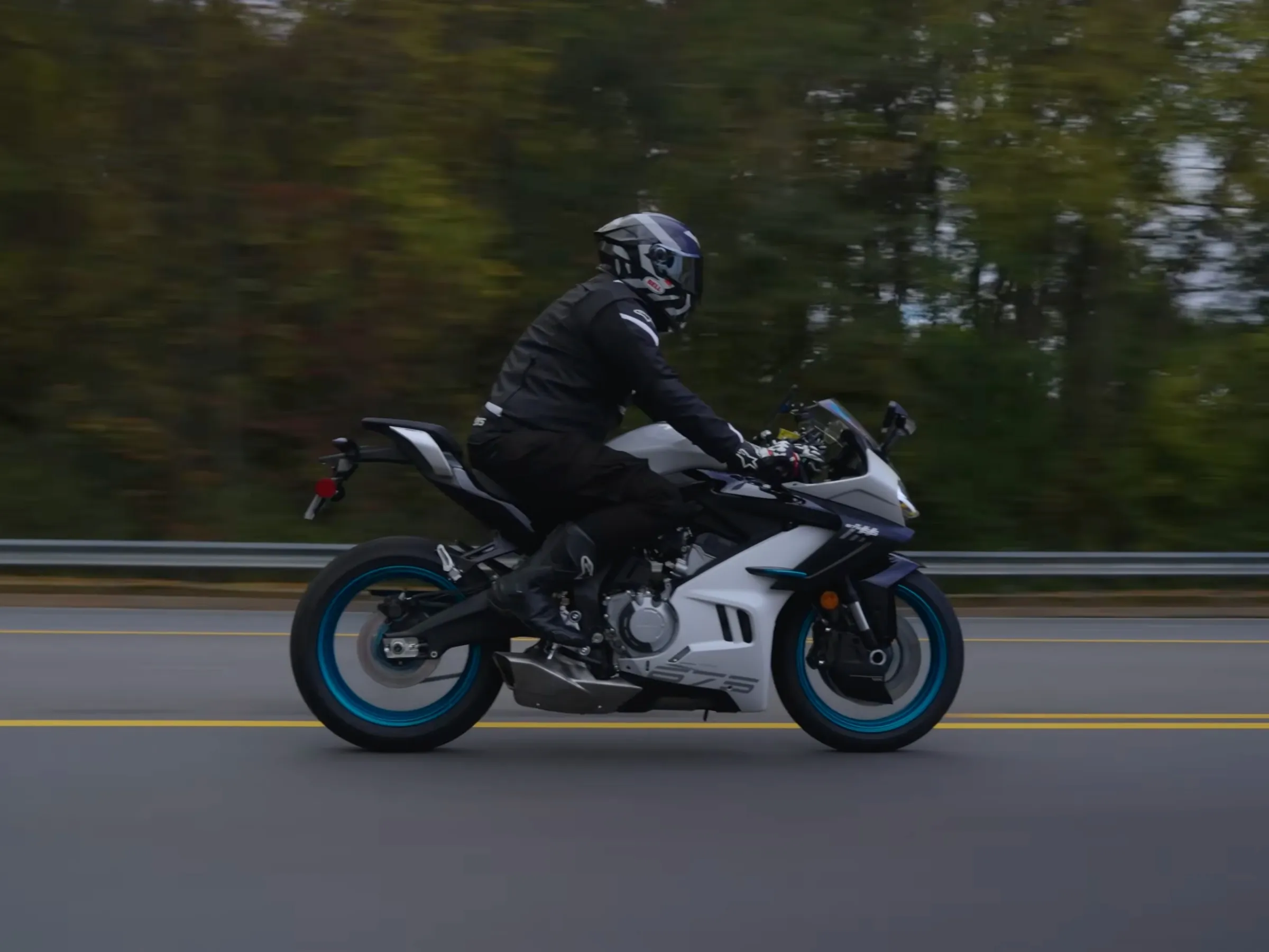 2025 CFMOTO 675 SS photo 1