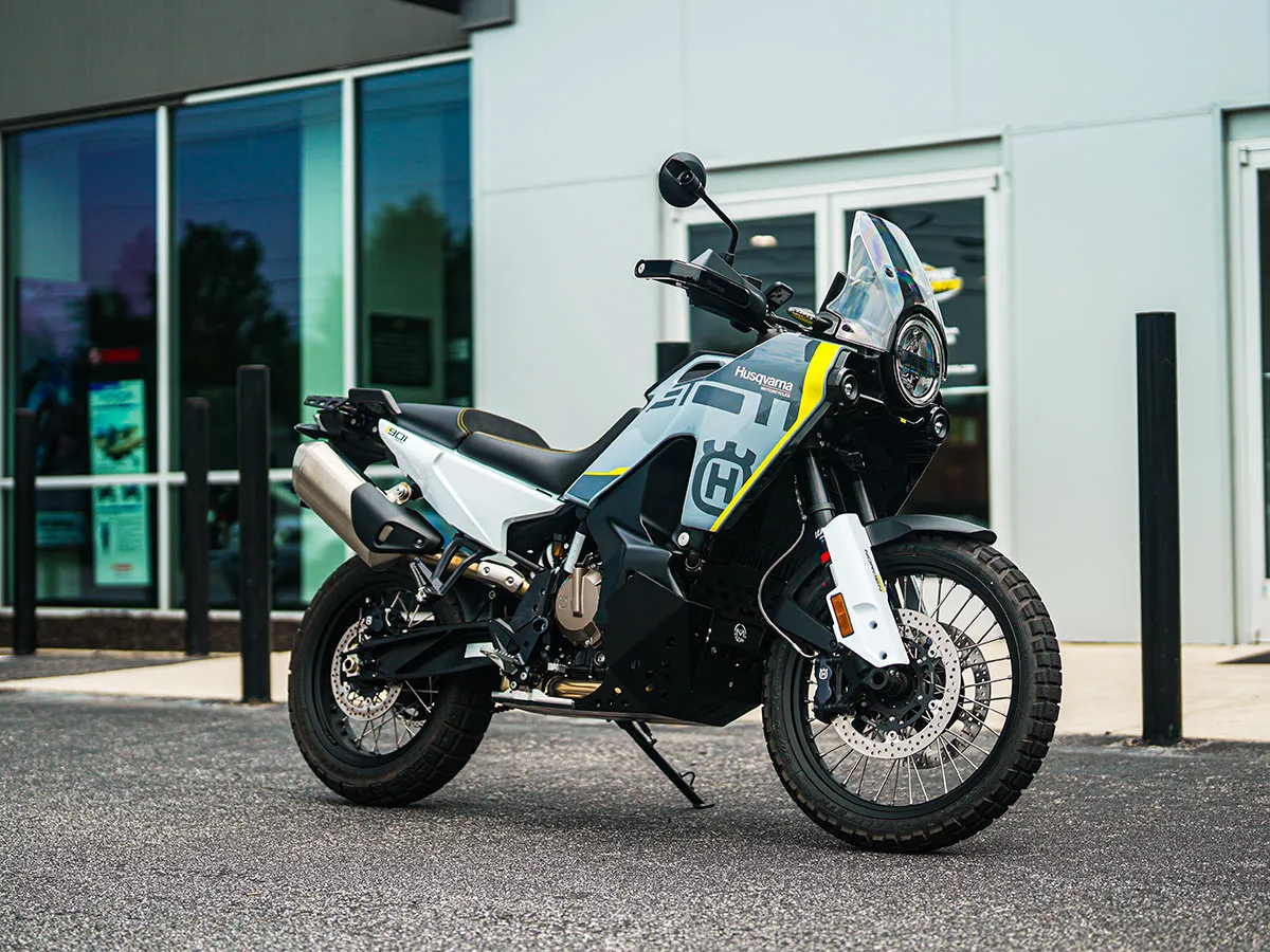 2025 Husqvarna Norden 901 photo 1
