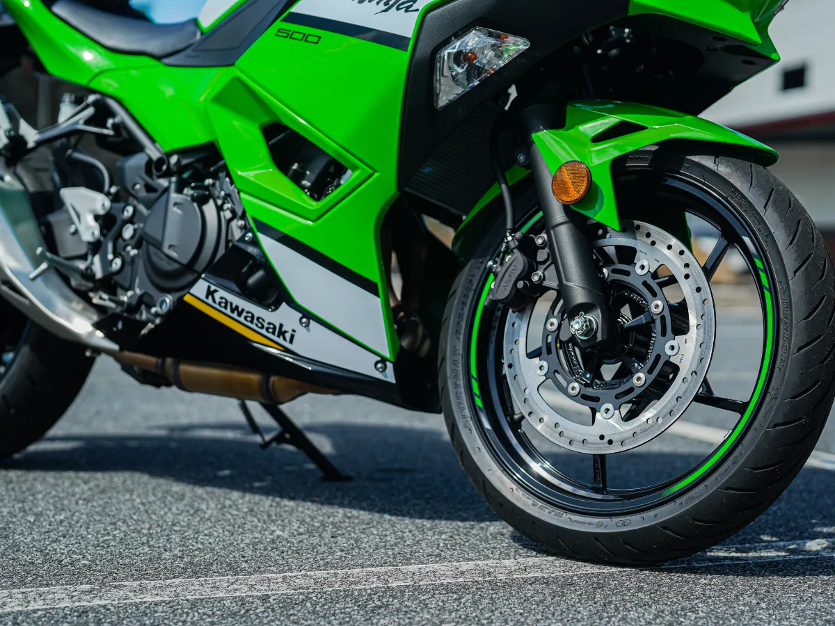 2025 Kawasaki Ninja 500 photo 2