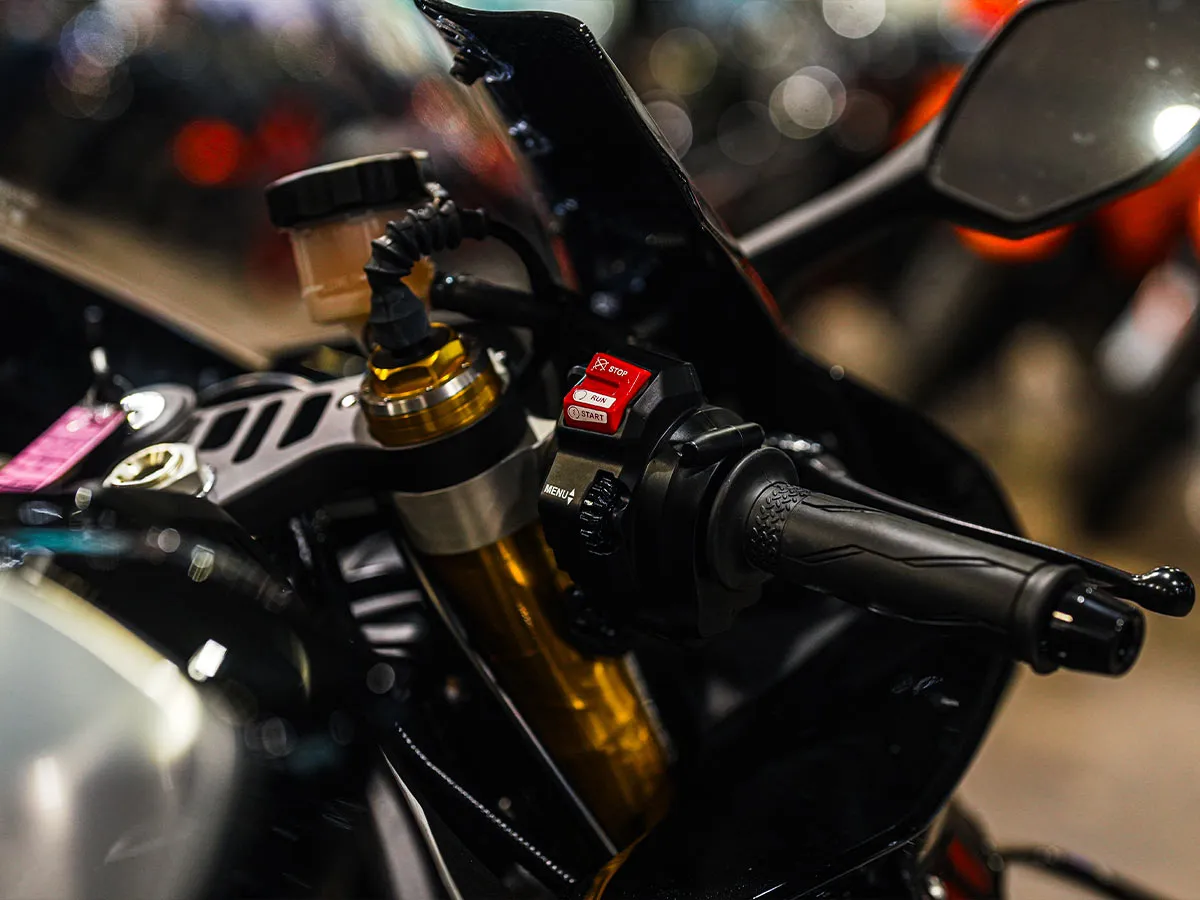 2025 Yamaha R1M photo 3