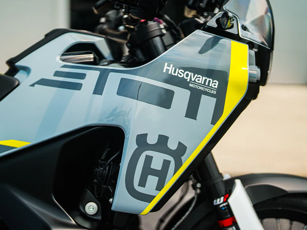 2025 Husqvarna Norden 901 photo 3