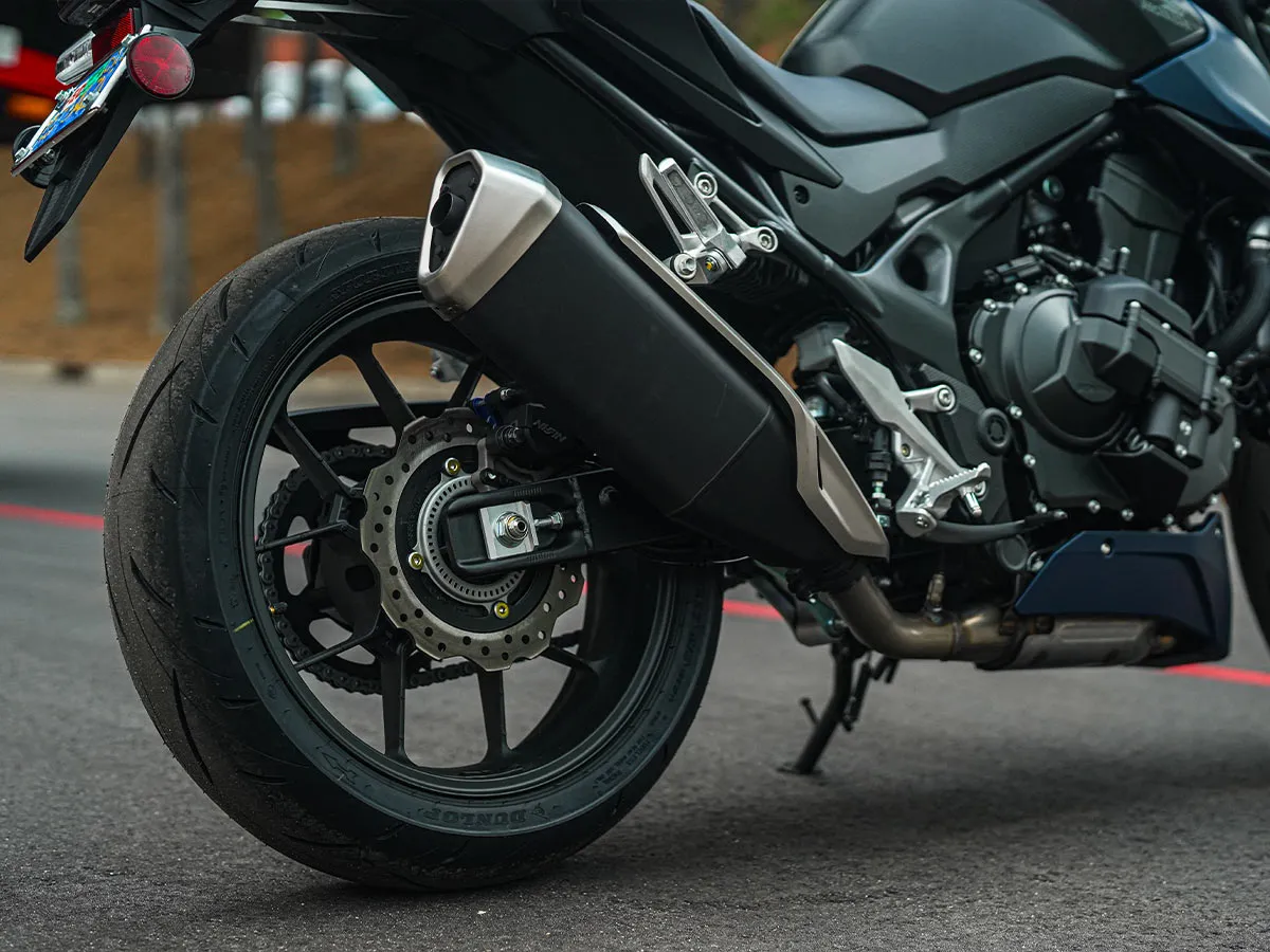 2026 Honda CB750 Hornet E-Clutch photo 3