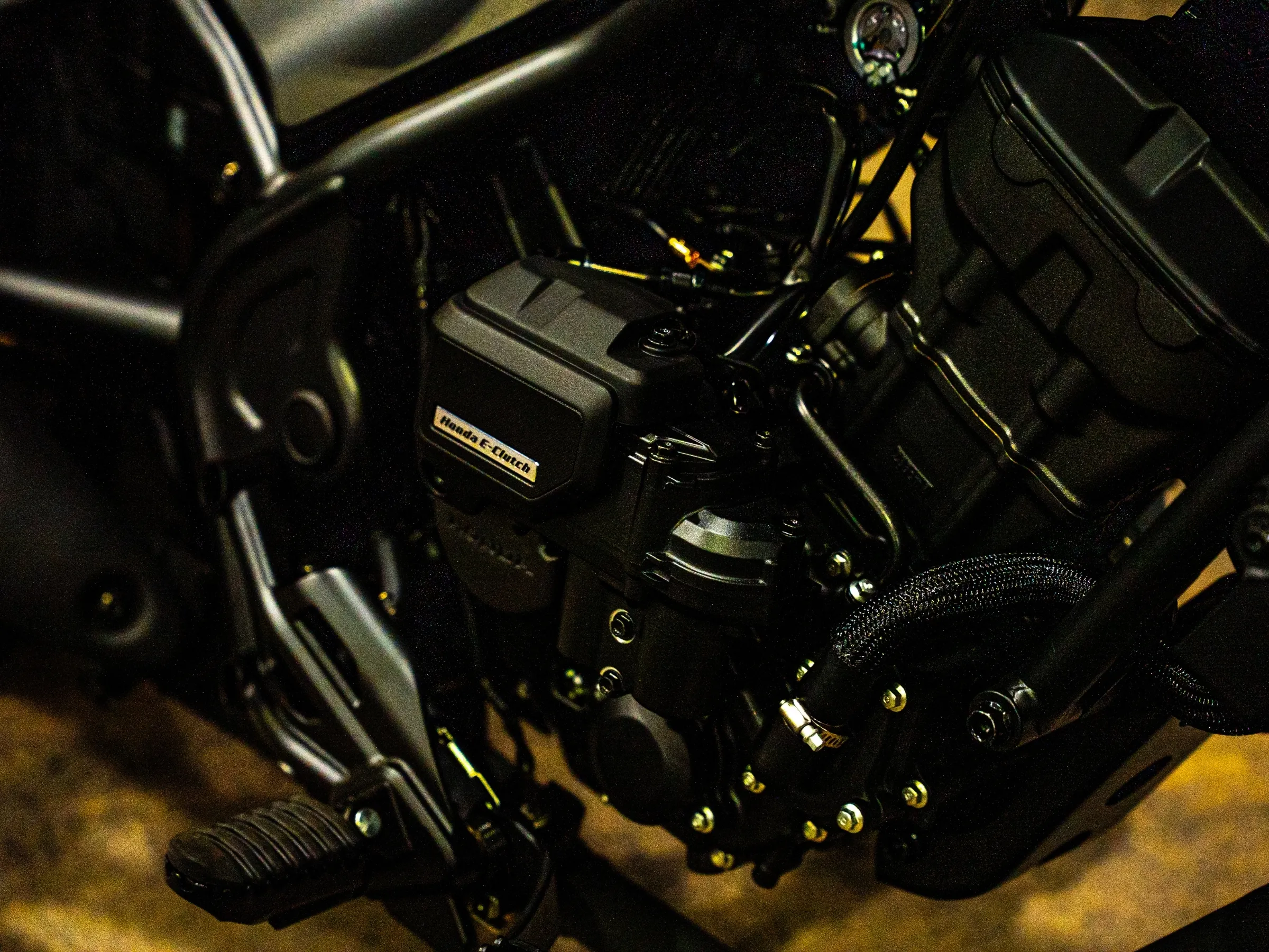 2026 Honda Rebel 300 E-Clutch photo 3