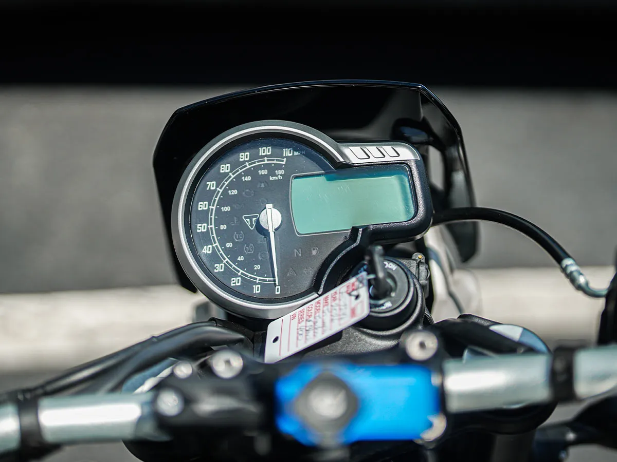 2026 Triumph Tracker 400 photo 4