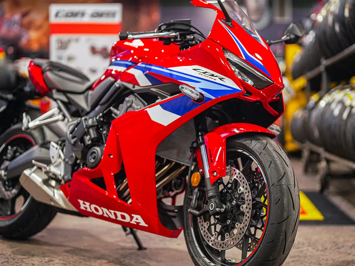 2026 Honda CBR650R E-Clutch photo 5