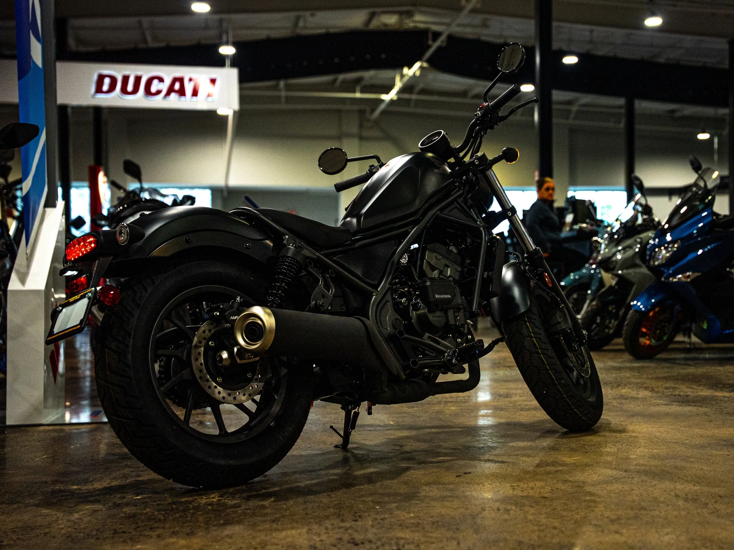2026 Honda Rebel 300 E-Clutch photo 5