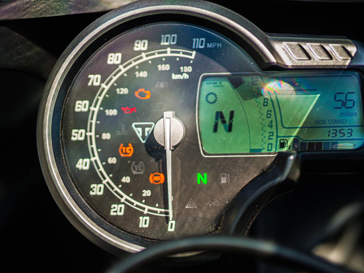 2026 Triumph Thruxton 400 photo 5