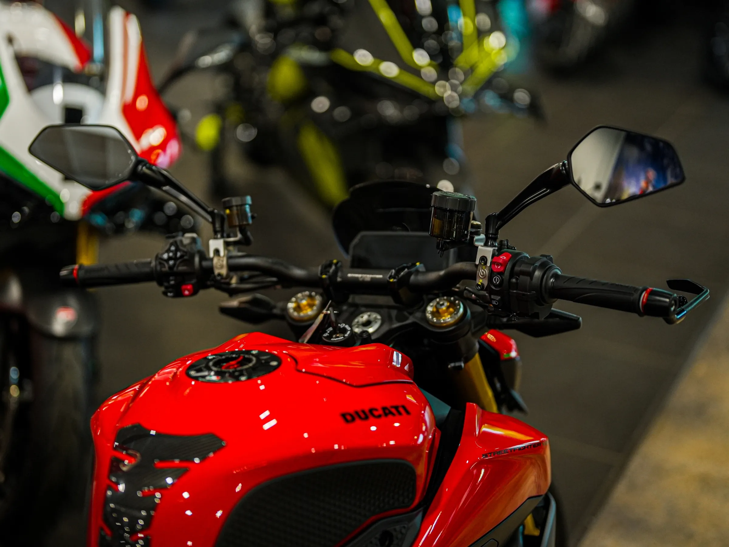 2026 Ducati Streetfighter V2S photo 6