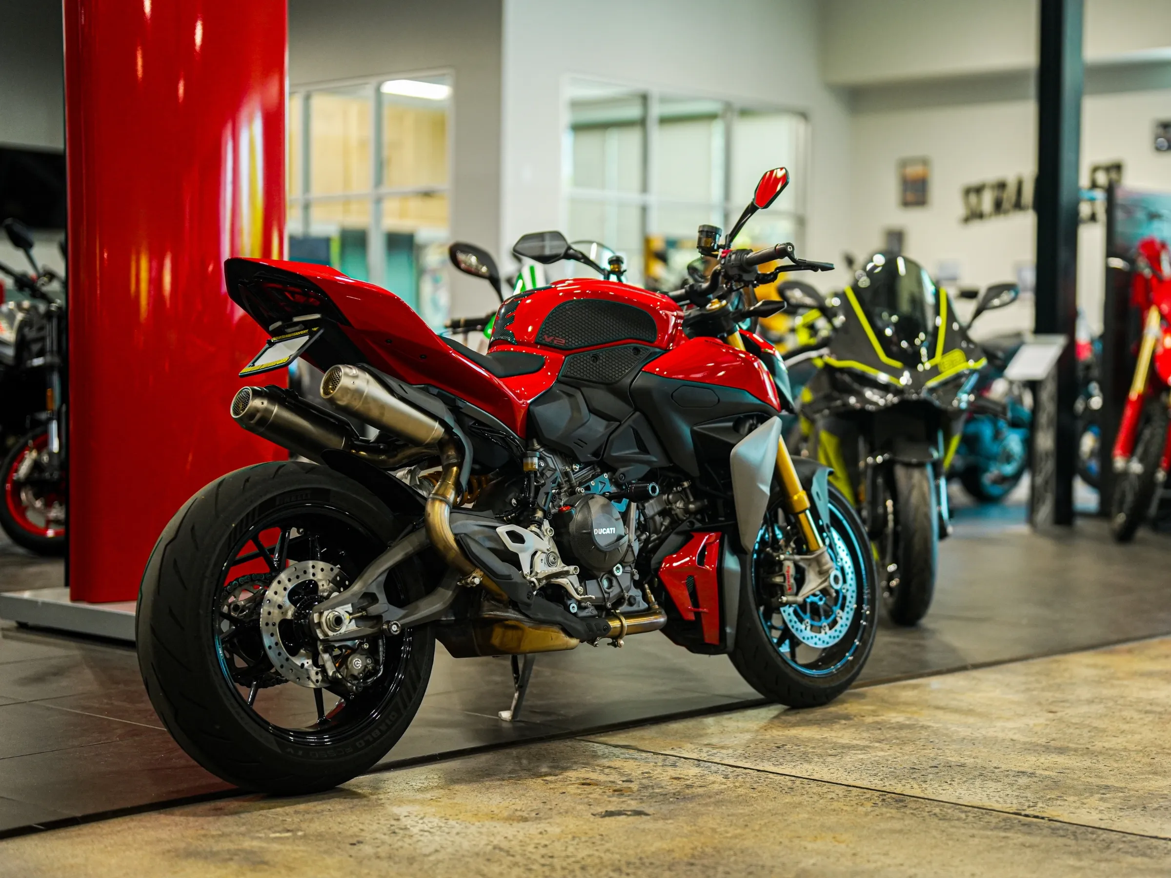2026 Ducati Streetfighter V2S photo 7