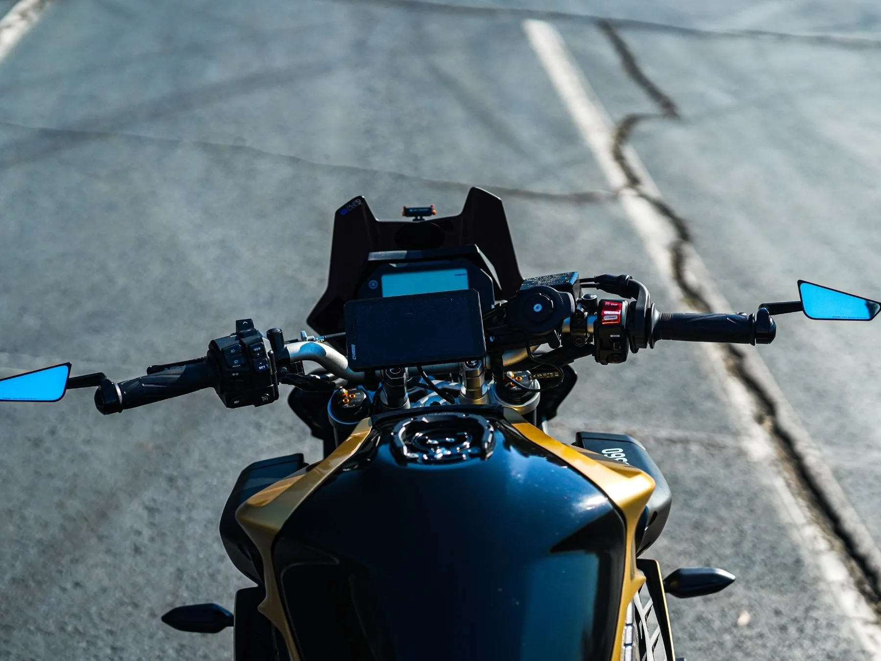 2019 Yamaha MT-10 photo 7