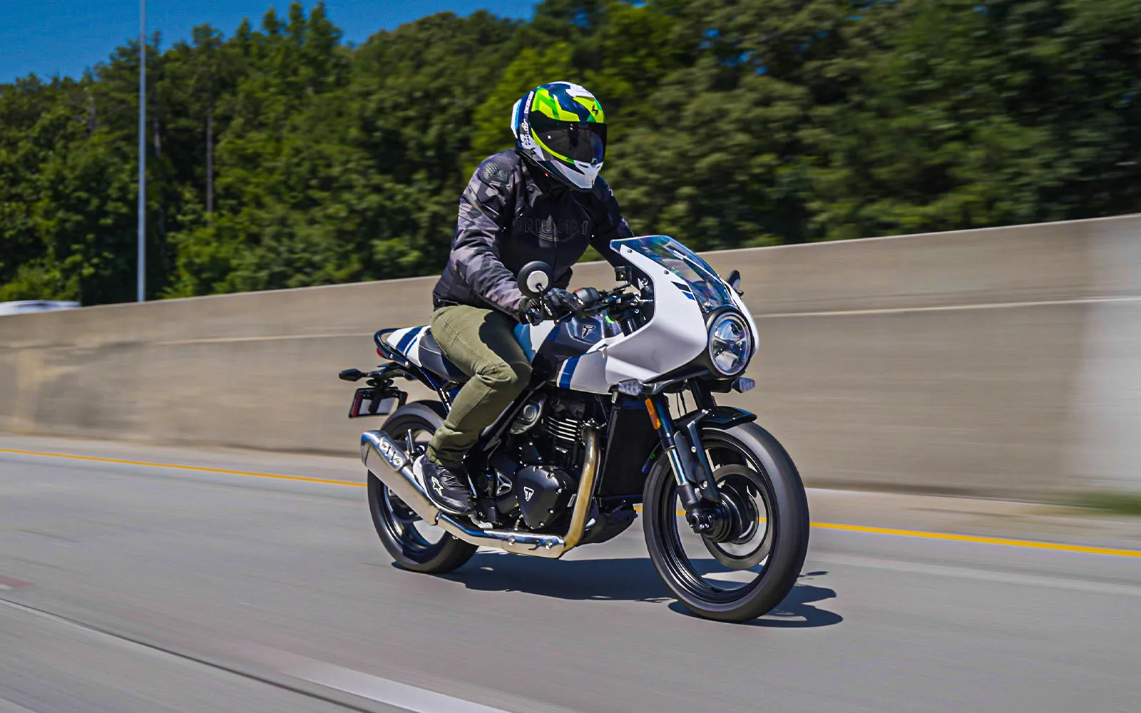 2026 Triumph Thruxton 400