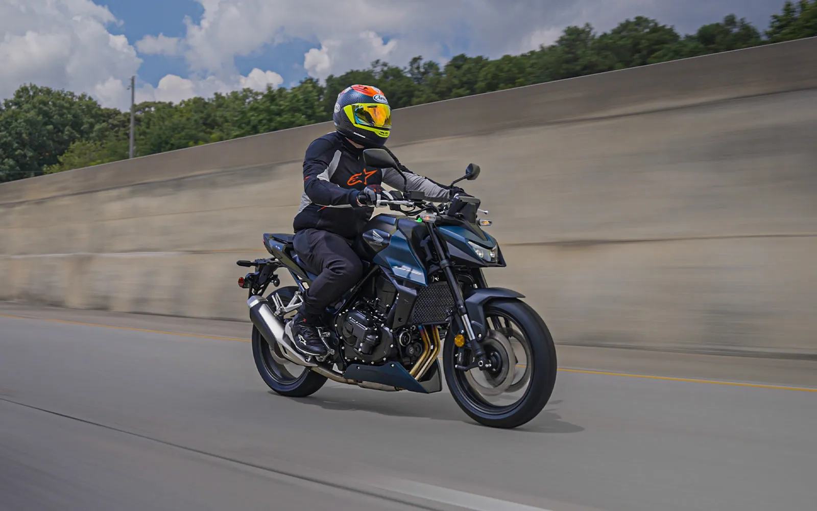 2026 Honda CB750 Hornet E-Clutch